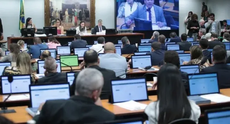 Entenda a PEC que autoriza Congresso a rever decisão do STF