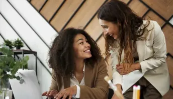 Entra em vigor Lei que institui selo “Empresa Amiga da Mulher”