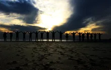 Entre a dor e a solidariedade