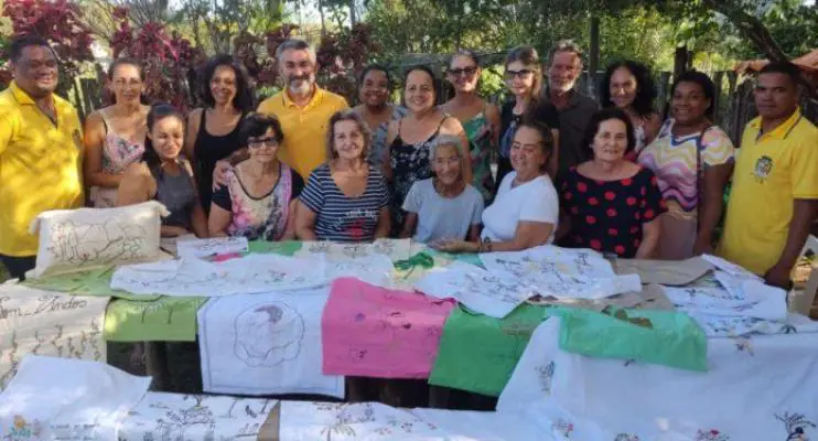 Equipe da Secretaria de Cultura e Turismo visita o grupo de Bordado Dona Fitinha
