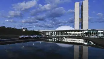 Equipe de Lula quer R$ 200 bi para auxílio de R$ 600 e reajuste do mínimo