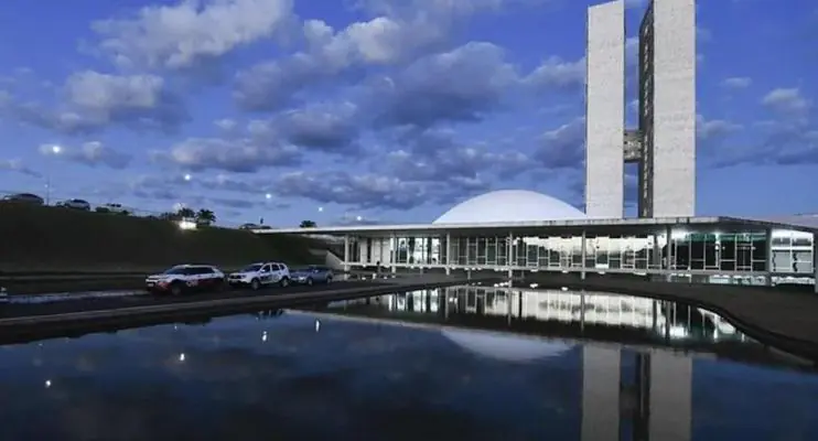 Equipe de Lula quer R$ 200 bi para auxílio de R$ 600 e reajuste do mínimo