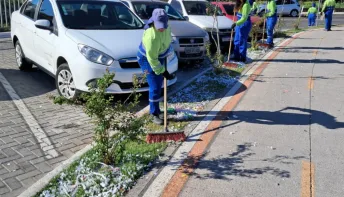 Equipes reforçam limpeza na Nova Orla de Cariacica após shows