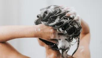 Erro comum que deixa o cabelo seco e sem brilho