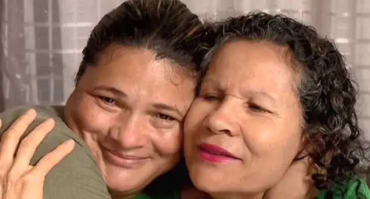 Após 40 anos, mãe reencontra filha roubada quando bebê