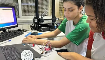 Escola de Cachoeiro de Itapemirim inicia projetos com robótica educacional