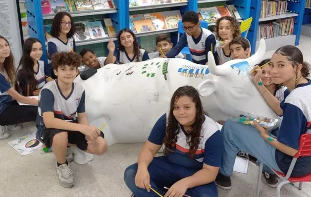 Escola de Vila Velha é a única pública do Estado a participar do CowParade