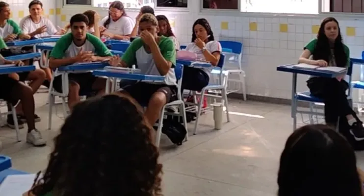 Escola de Vitória com 1.200 alunos recebe climatização completa esta semana