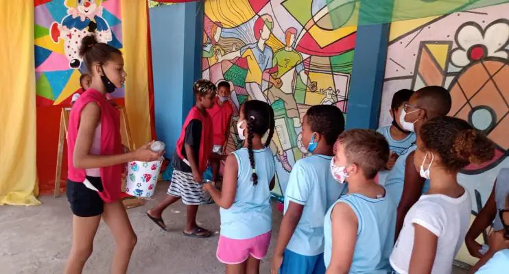 Escola Valério Coser na magia do circo