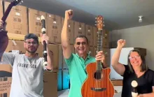 Escolas de tempo integral de Jaguaré recebem novos instrumentos musicais