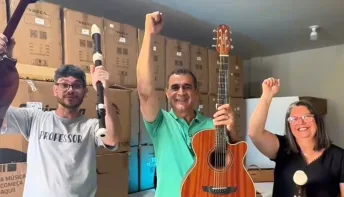 Escolas de tempo integral de Jaguaré recebem novos instrumentos musicais
