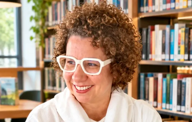 Escritora Lilian Menenguci conduz ‘exercícios de ser criança’ na Biblioteca de Vitória