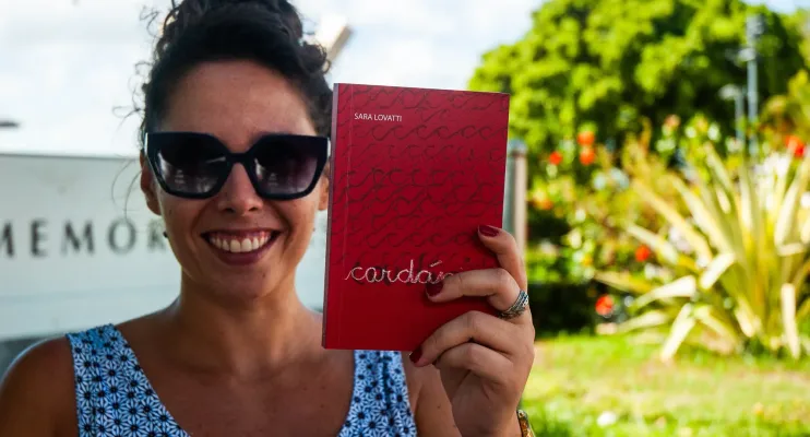 Escritora Sara Lovatti oferece cardápio de crônicas, contos e cartas em novo livro