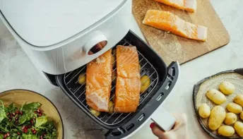 Especialista alerta para hábito de não limpar air fryer a cada uso e dá dica de limpeza