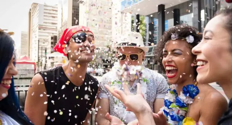 Seis dicas para aproveitar a folia sem descuidar da saúde