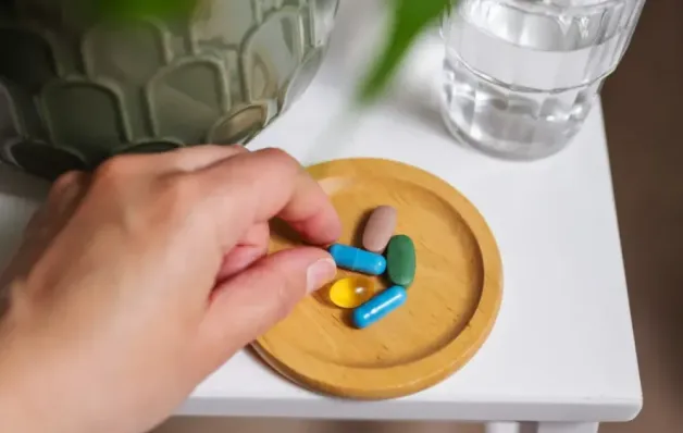 Especialistas alertam para alimentos que podem cortar efeito de remédios