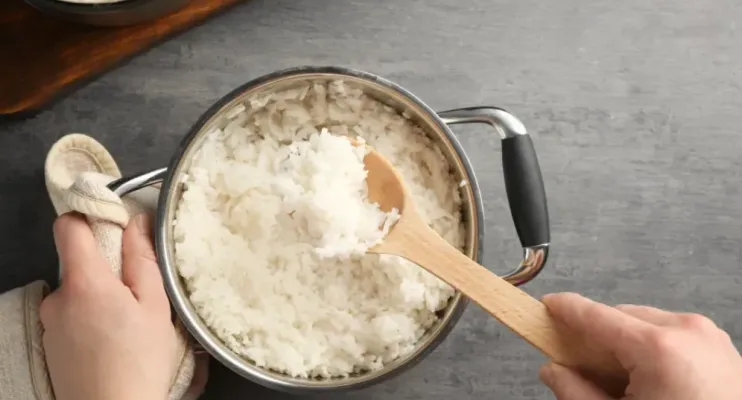 Especialistas esclarecem se é necessário ou não lavar o arroz