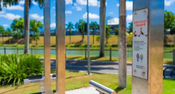 Esporte e Lazer instala academia ao ar livre na Linha Verde, na Lagoa do Meio