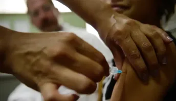 Estado adota esquema de dose única da vacina HPV para crianças e adolescentes de 9 a 14 anos