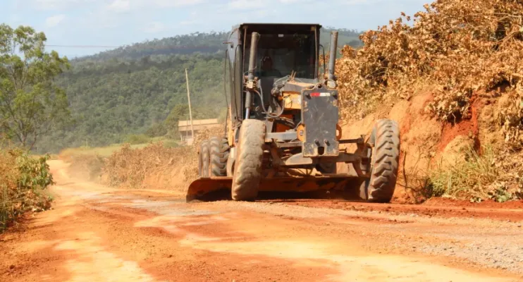 Estradas rurais de Jaguaré recebem melhorias para facilitar transporte e mobilidade