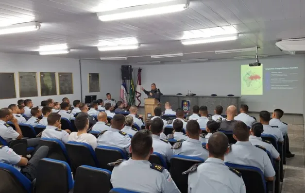 Estratégias contra facções criminosas são tema de palestra para futuros oficiais da PMES