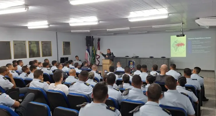 Estratégias contra facções criminosas são tema de palestra para futuros oficiais da PMES