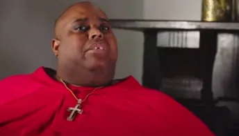 Estrela de reality show de obesidade morre de ataque cardíaco aos 49 anos