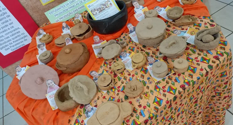 Estudantes da Emef José Modeneze produzem panelas de barro em valorização da cultura capixaba