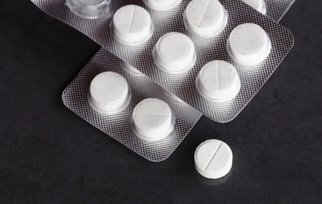 Estudo alerta para riscos do paracetamol em idosos; entenda