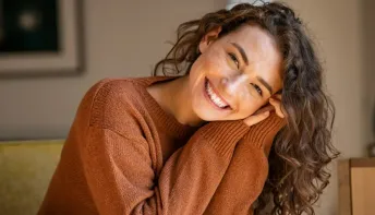 Estudo aponta fator surpreendente que influencia a felicidade