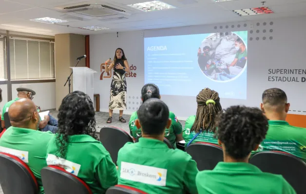 Evento discute políticas públicas para cooperativas de materiais recicláveis na Bahia