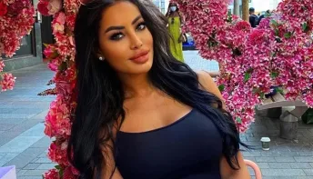 Ex-coelhinha da Playboy e modelo Tabby Brown morre aos 38 anos