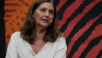 Ex-repórter da Globo e diz que deixou de assistir à emissora