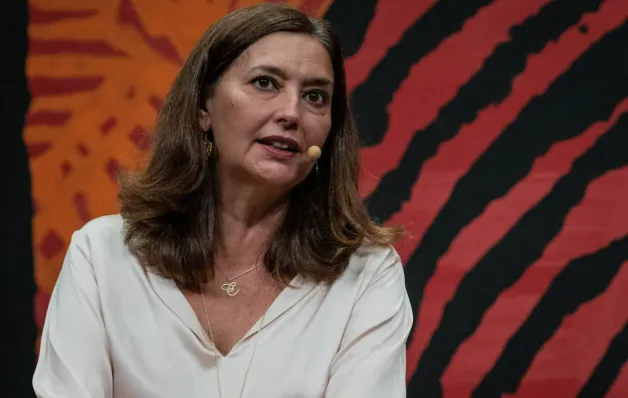 Ex-repórter da Globo e diz que deixou de assistir à emissora