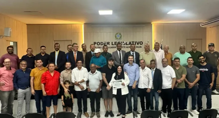 Ex-senadora Rose de Freitas é homenageada por contribuições ao desenvolvimento de Pedro Canário