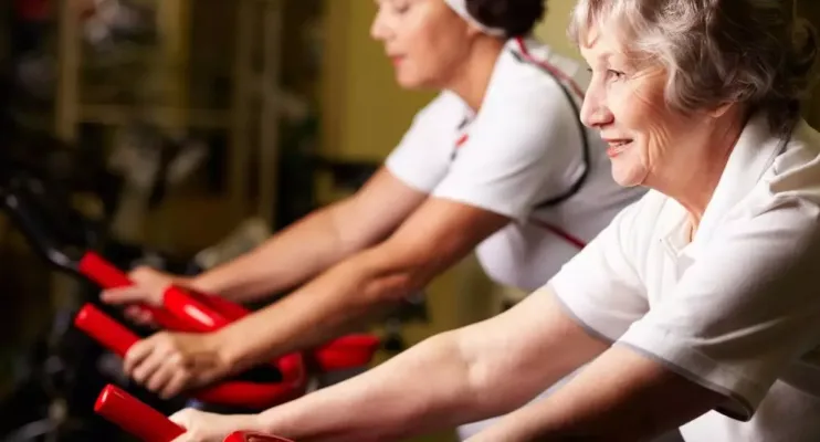 Exercício de alta intensidade preserva massa muscular na terceira idade, diz pesquisa 