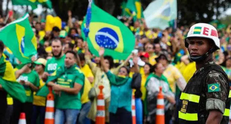 Exército pede ajuda a governo do DF para conter protesto antidemocrático de bolsonaristas