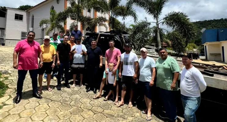  Fabrício Gandini entrega grade aradora para fortalecer agricultura em Linhares