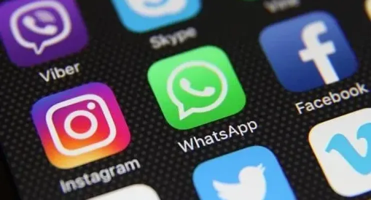Facebook, Insta e 'Zap' ficam fora do ar ao mesmo tempo