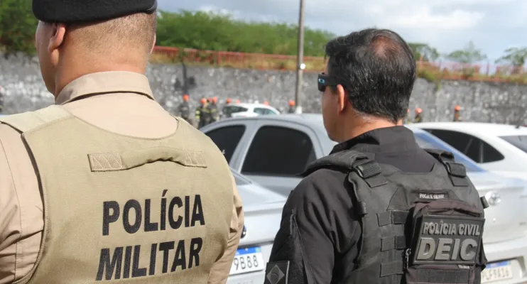 Falso policial penal é preso com cinco veículos roubados em ação da PM e PC