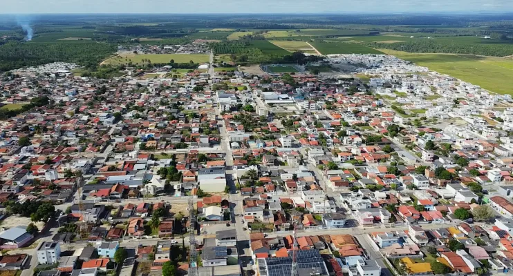 Famílias de Jaguaré recebem escrituras gratuitas de imóveis