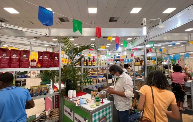  Feira reúne agricultura familiar de todo o Nordeste no Parque Costa Azul, em Salvador