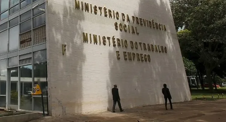 FENAJ pede ao Ministério do Trabalho mais rigor na concessão de registros profissionais
