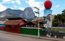 Festa do Morango resgata desfile cultural pelas ruas de Pedra Azul após quase 30 anos
