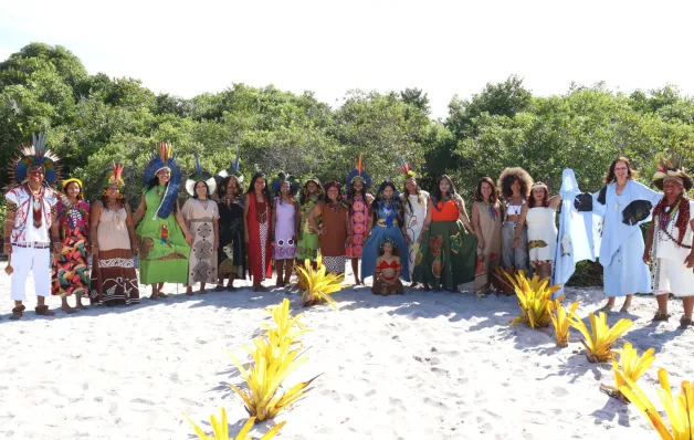 Festival Caju de Leitores encerra edição com desfile, saberes e Awê Pataxó