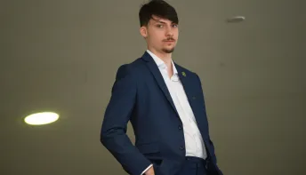 Filho de Bolsonaro é indiciado por falsidade ideológica e lavagem de dinheiro