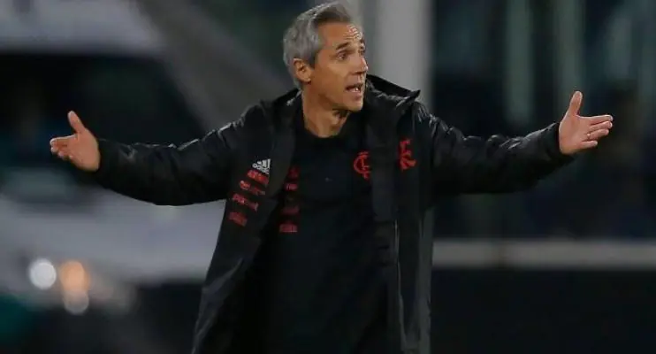 Flamengo discute permanência de Paulo Sousa 