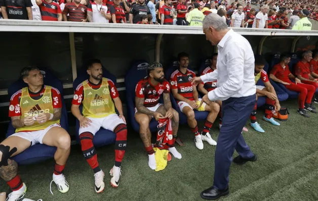 Flamengo enfrenta Bahia, de Everton Ribeiro, de olho na liderança do Brasileirão