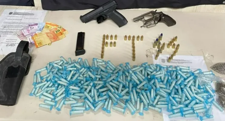 Força Tática apreende drogas e armas durante operações em Vila Velha