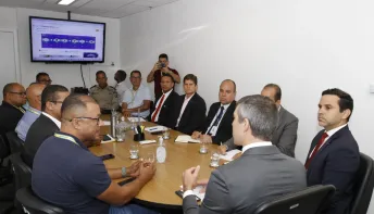 Forças Policiais zeram roubo contra ônibus que realizam o apanha dos rodoviários, diz Sindicato
